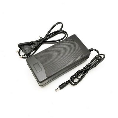 Punjač Li-ion 54.6V 2A, okrugli 5,5mm konektor, za električni romobil          1627