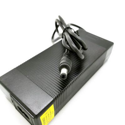 Punjač Li-ion 42V 2A, 5,5 mm okrugli konektor, za električni romobil           1634